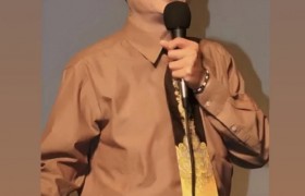 周星驰”御用”配音石班瑜去世 曾给300多部影视剧配音